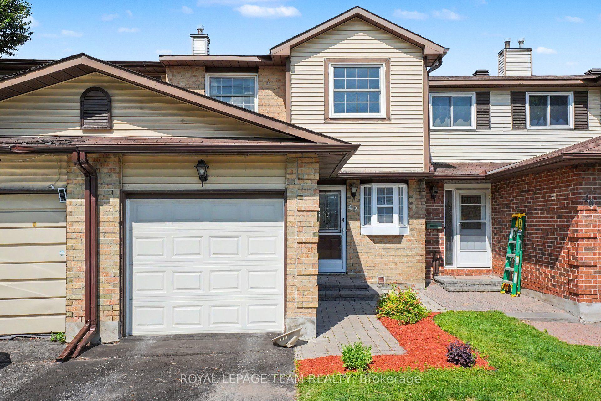 42 Sundback Lane, Kanata — Condo Town for sale, photo 1
