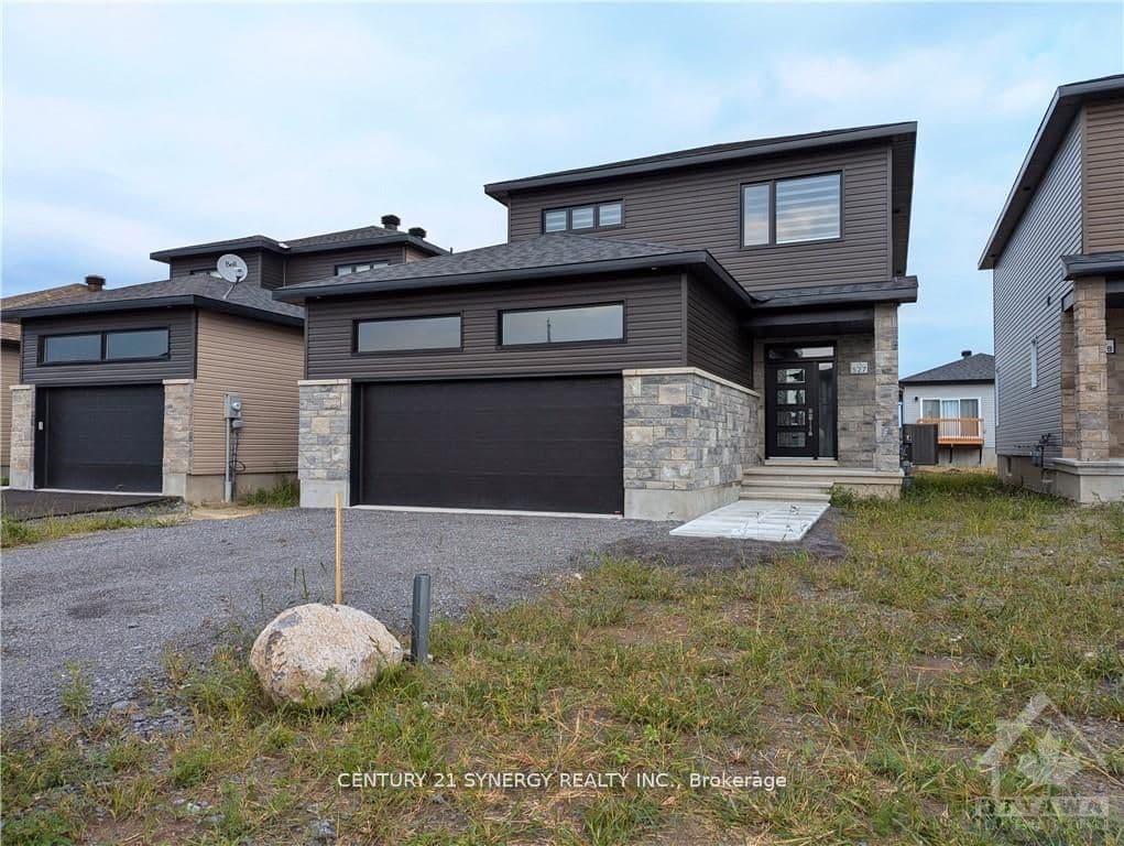 527 Chambord Street — photo 1