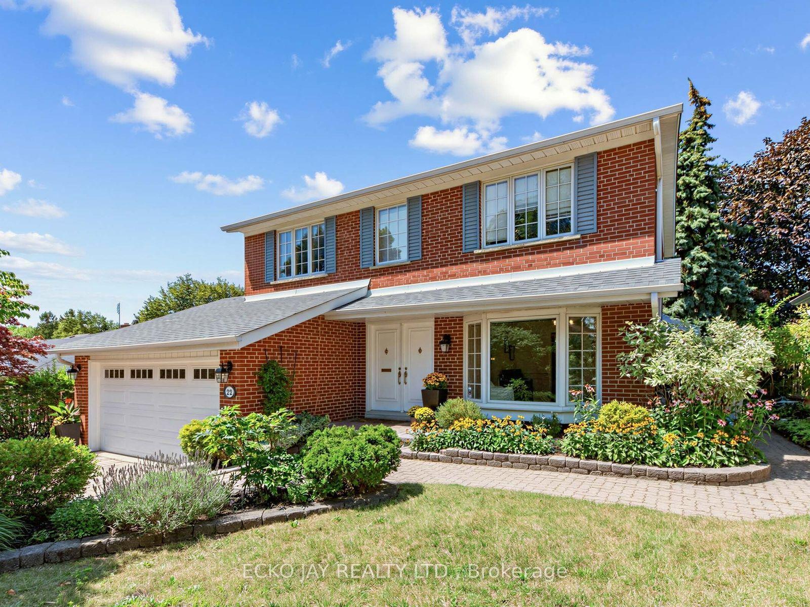 22 Meadowglade Crescent, Toronto — Detached for sale, photo 1