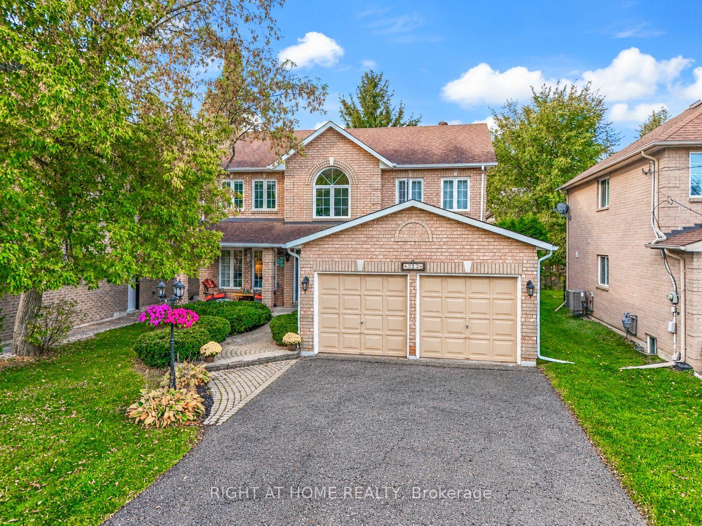 212 Olde Bayview Avenue, Richmond Hill — Detached for sale, photo 1