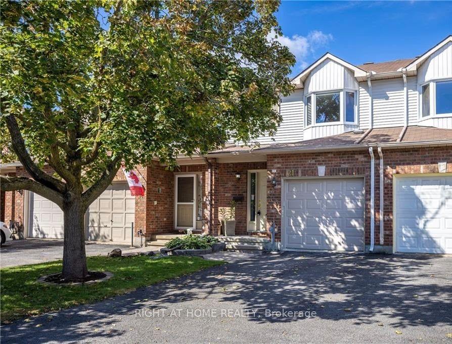 21 Grenadier Way, Barrhaven — Townhouse for lease, photo 1