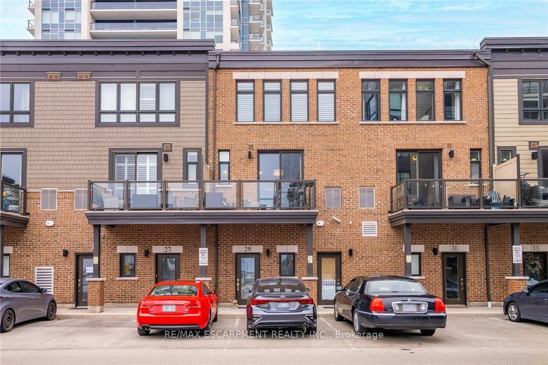 29 Esplanade Lane — photo 1