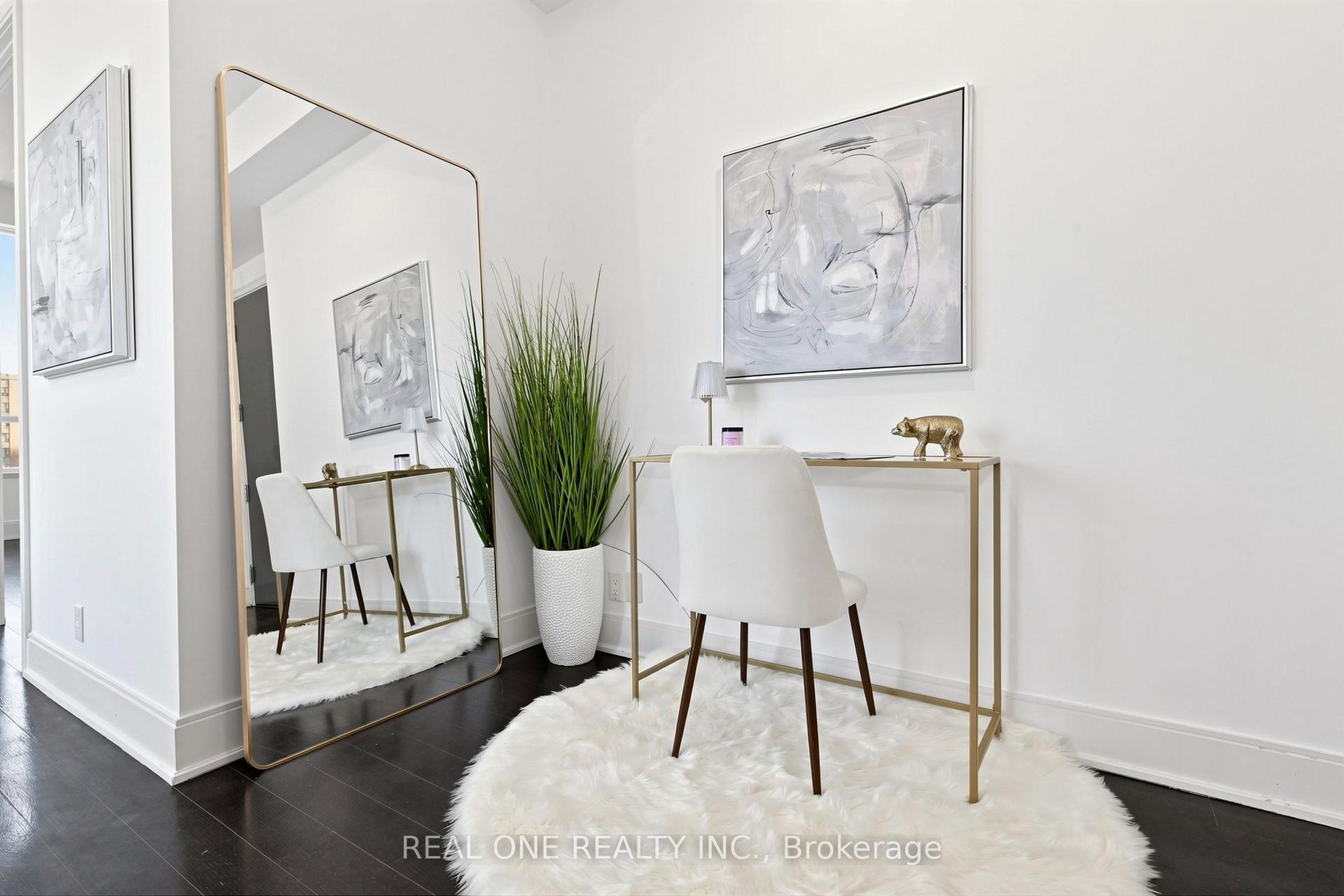 21 Balmuto Street 1603 #1603 — photo 1