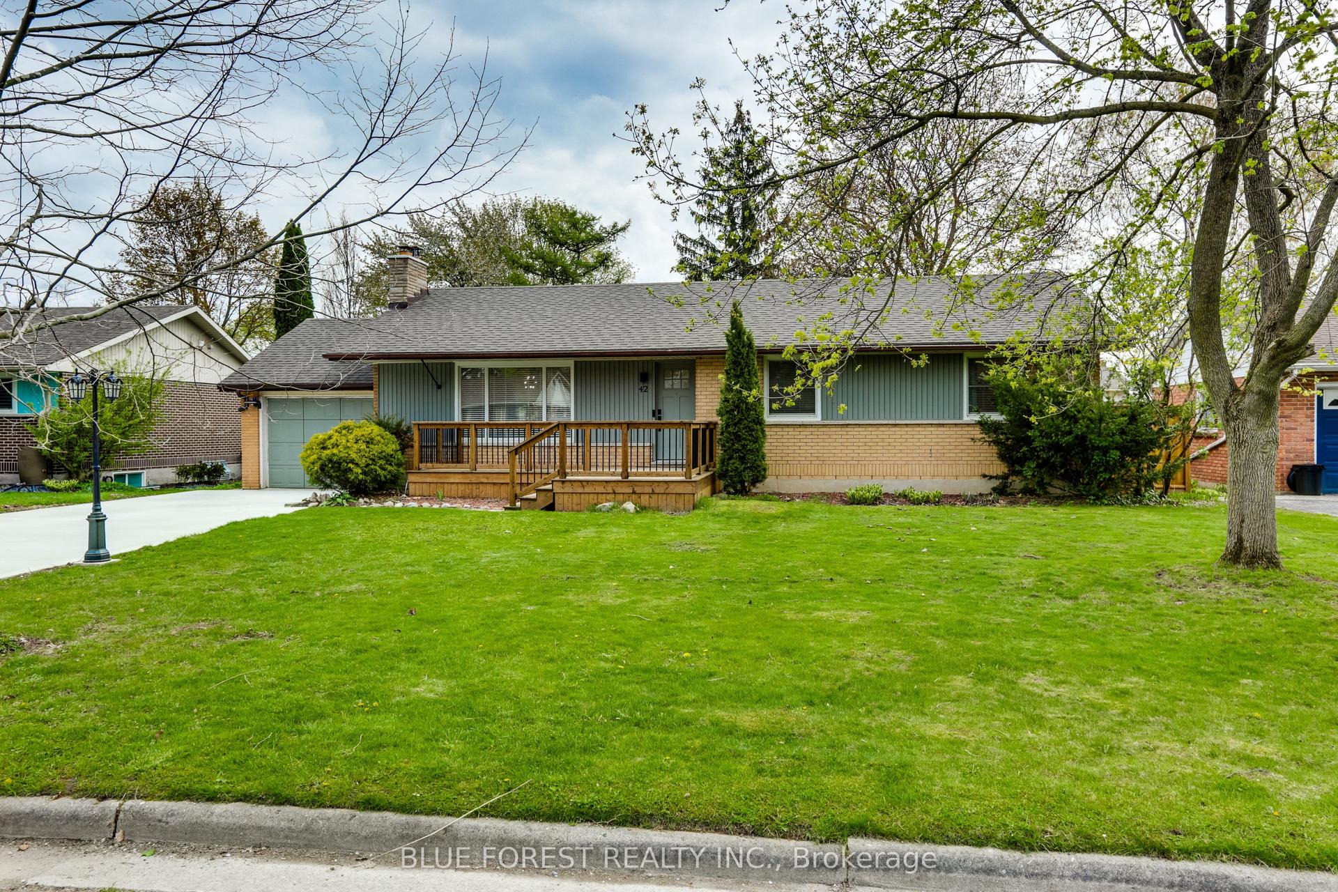 42 Regency Road — photo 1