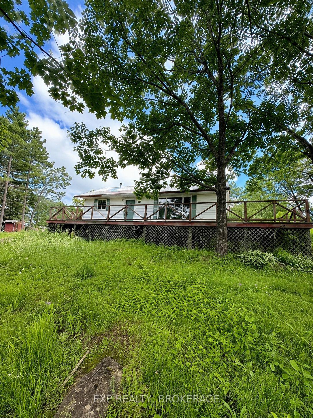 1966 Cross Road, Central Frontenac — Detached for sale, photo 1