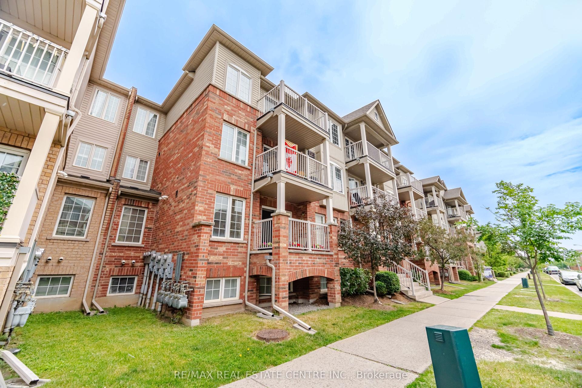 153 Isaac Devins Boulevard 2 #2, Toronto — Condo Town for sale, photo 1