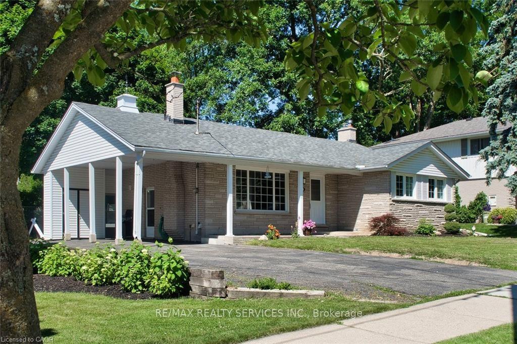 115 Uplands Drive — photo 1