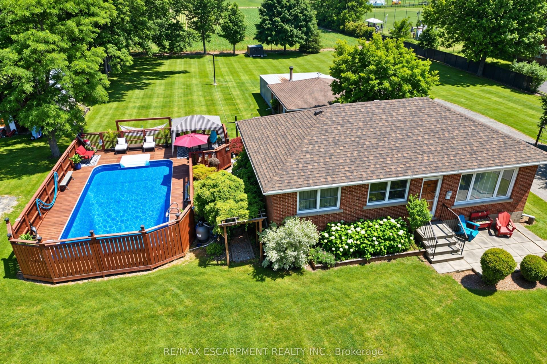 1065 Woodburn Road, Hamilton — Detached for sale, photo 1