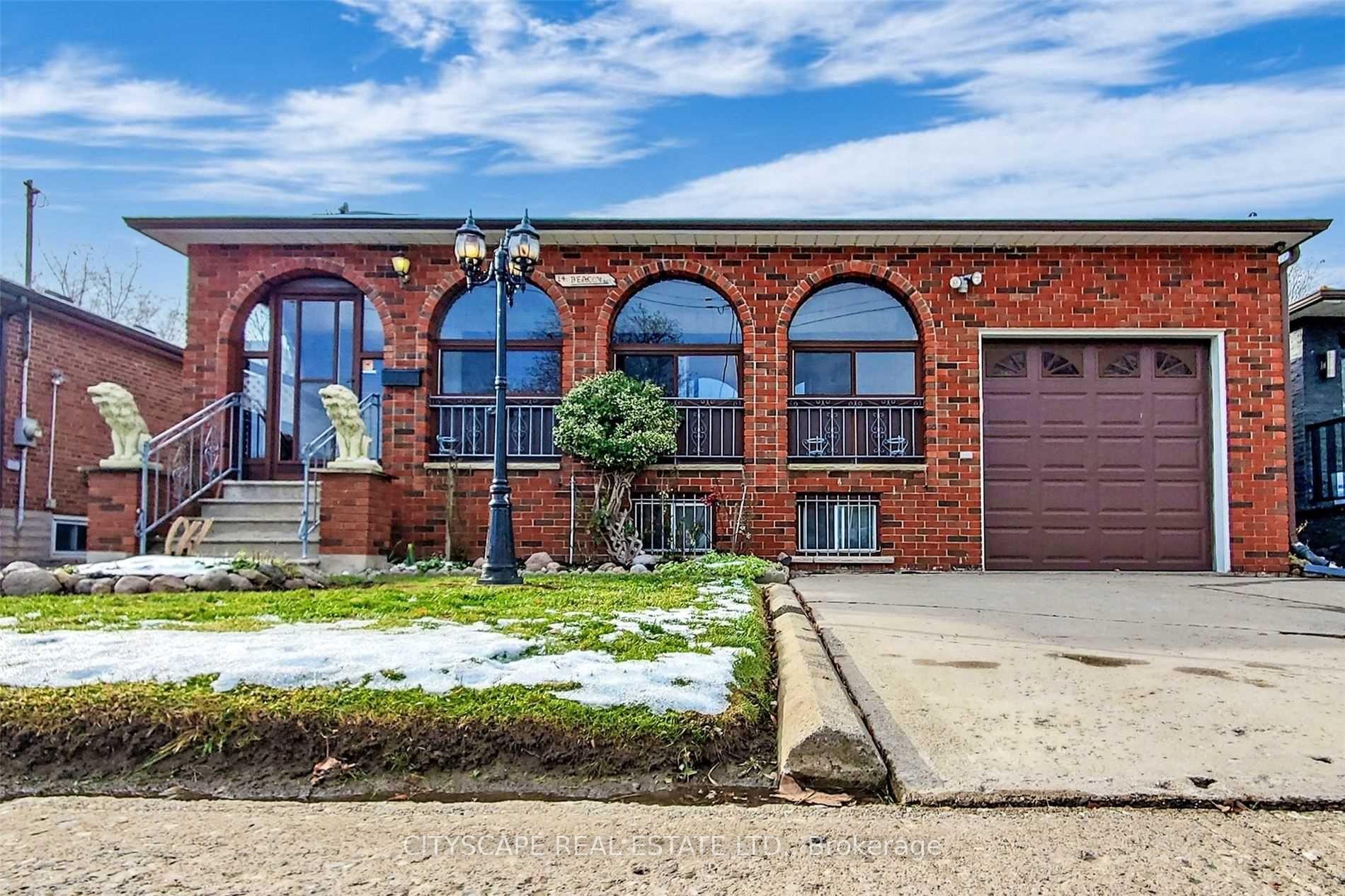 14 Beacon Road, Toronto — Detached for lease, photo 1