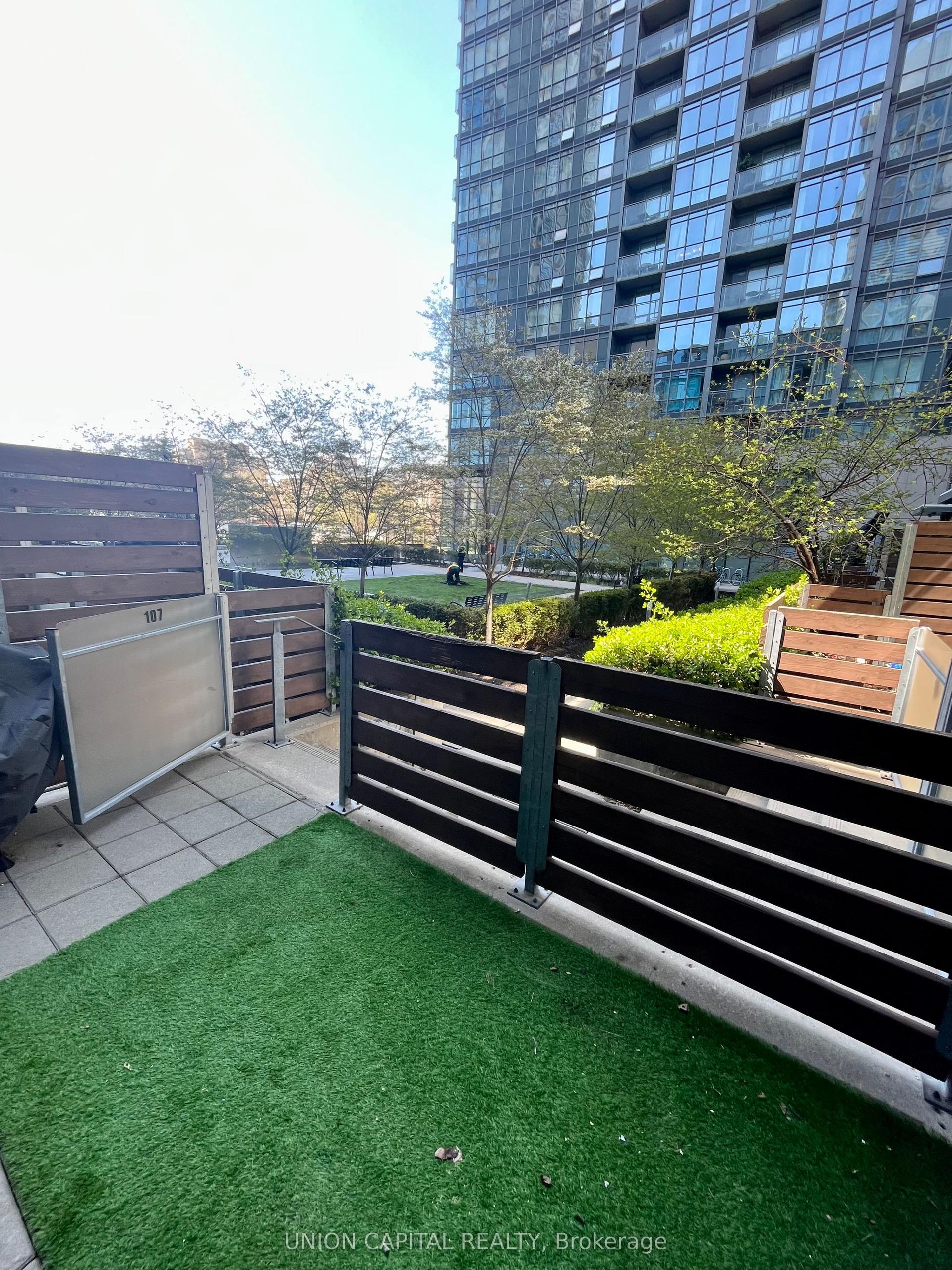15 Brunel Court 107 #107, Toronto — Condo Town for lease, photo 1
