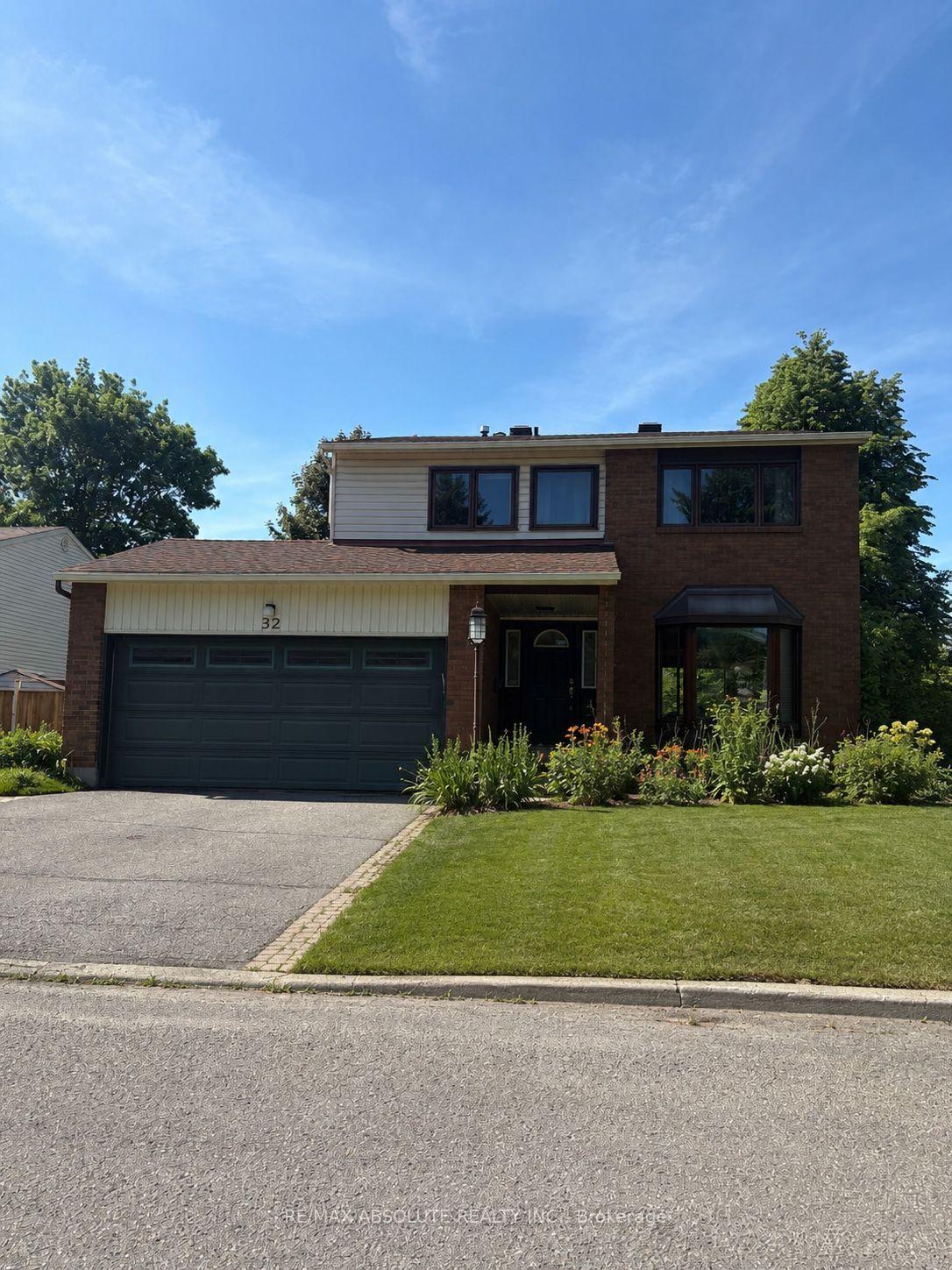 32 Sage Crescent — photo 1