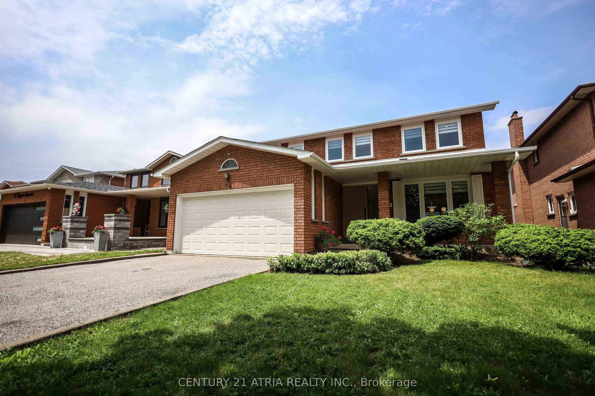 34 Raynes Crescent — photo 1