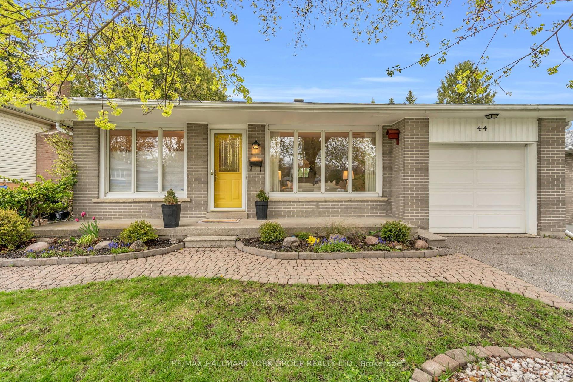 44 Kemano Road — photo 1