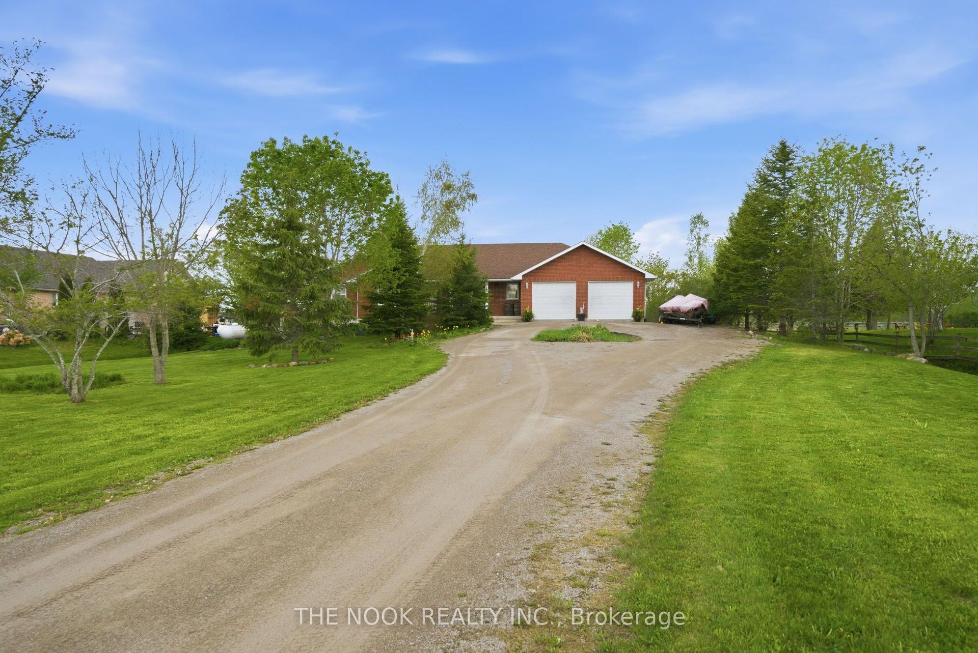4 McGillivray Lane — photo 1