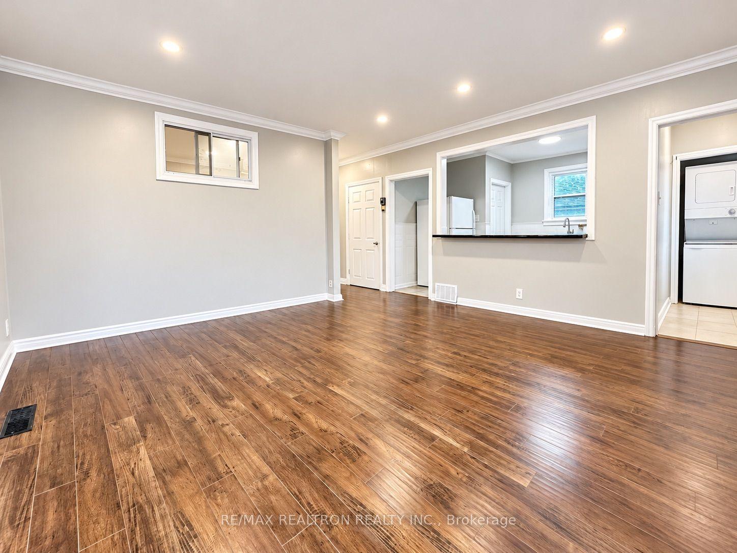 73 North Woodrow Boulevard Main #Main, Toronto — Detached for lease, photo 1