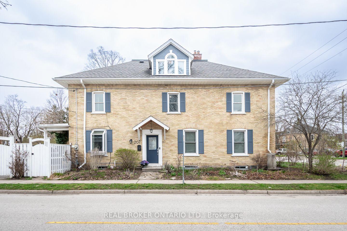 207 N Waterloo Street N — photo 1