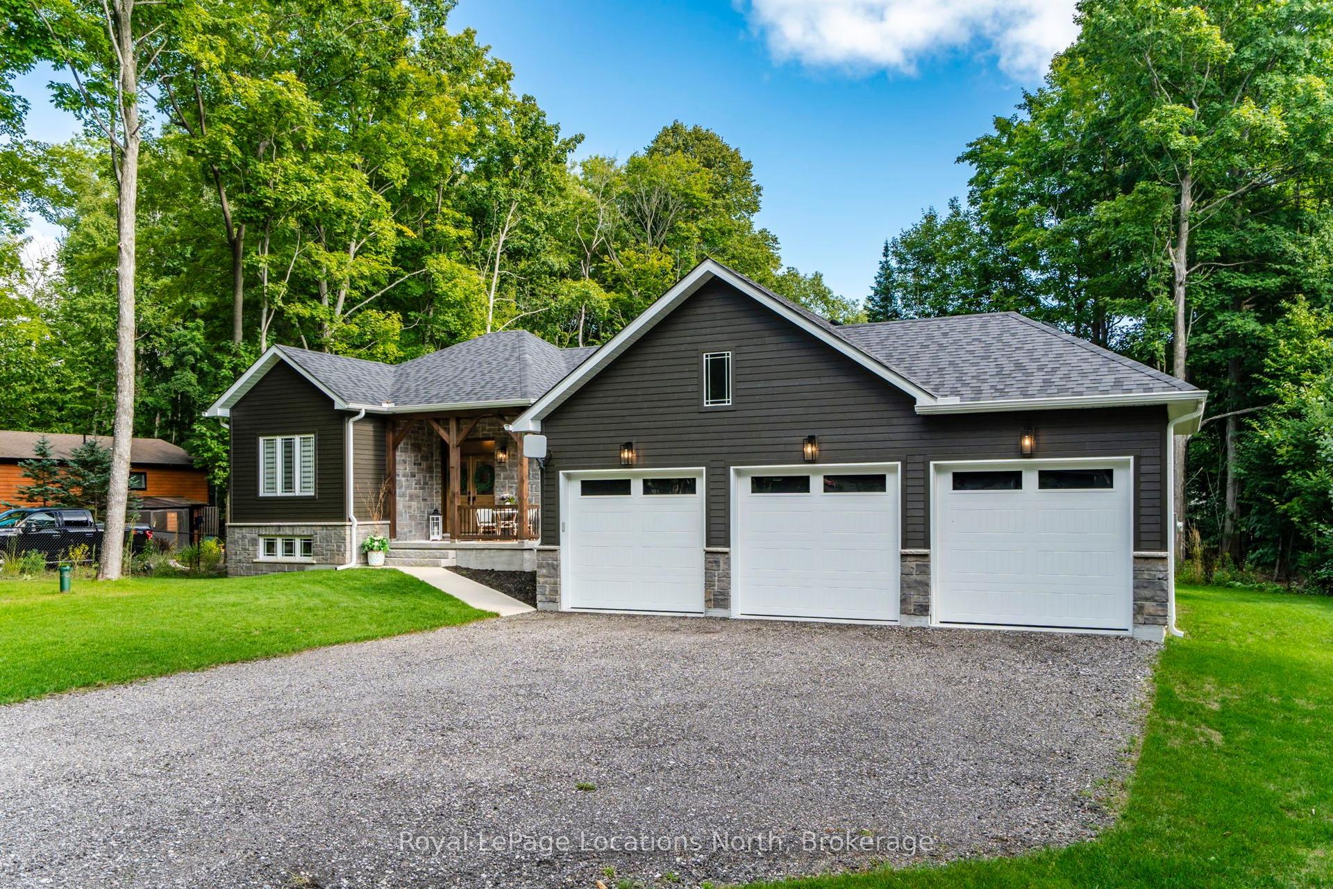 15 Pinecone Avenue — photo 1
