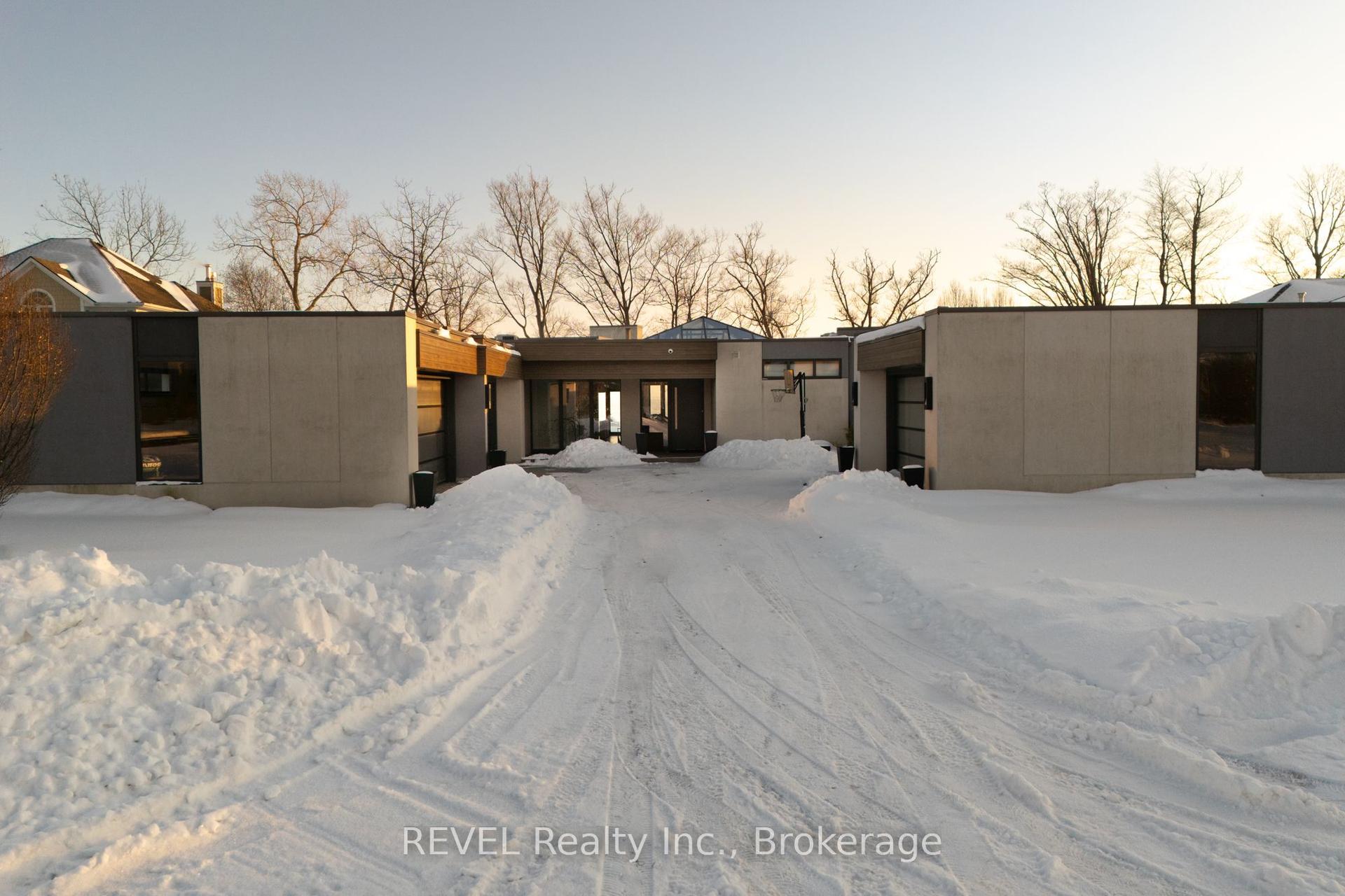 3323 Lakecrest Court — photo 1