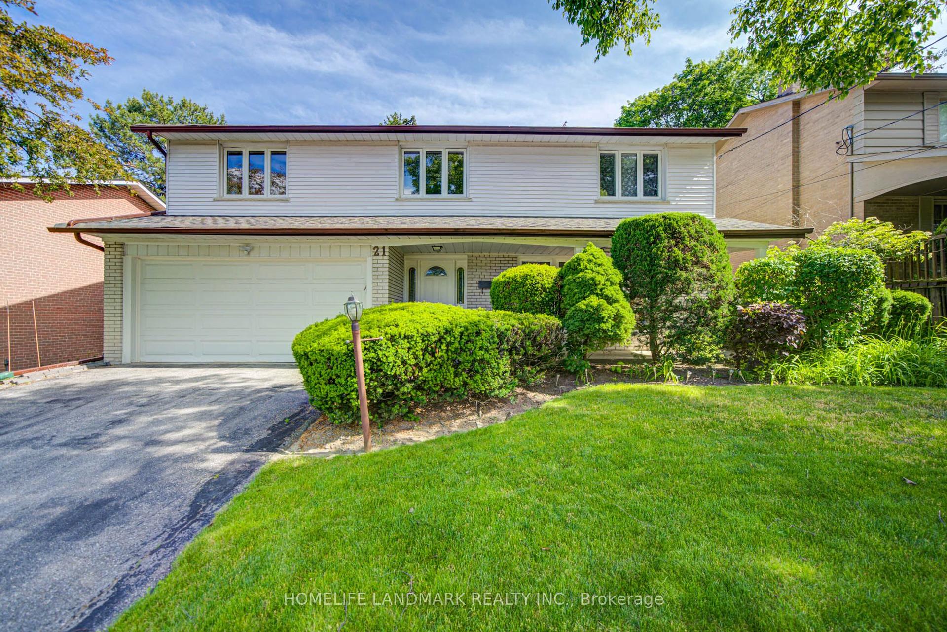 21 Colonnade Road — photo 1