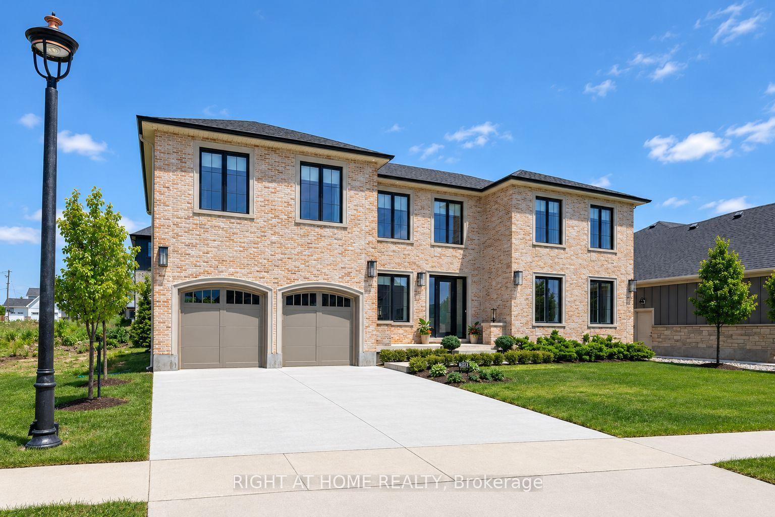 372 Manhattan Drive, London South — Detached for sale, photo 1