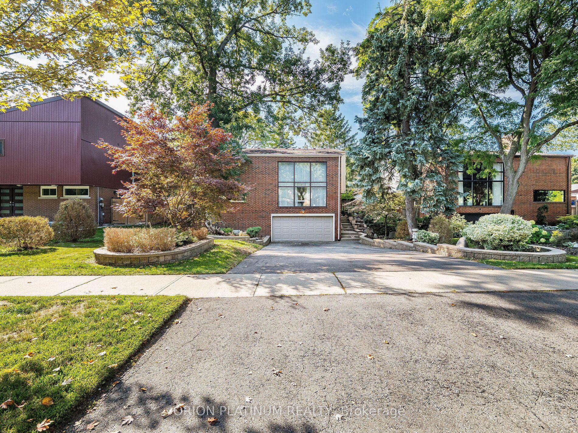 3636 Pitch Pine Crescent — photo 1