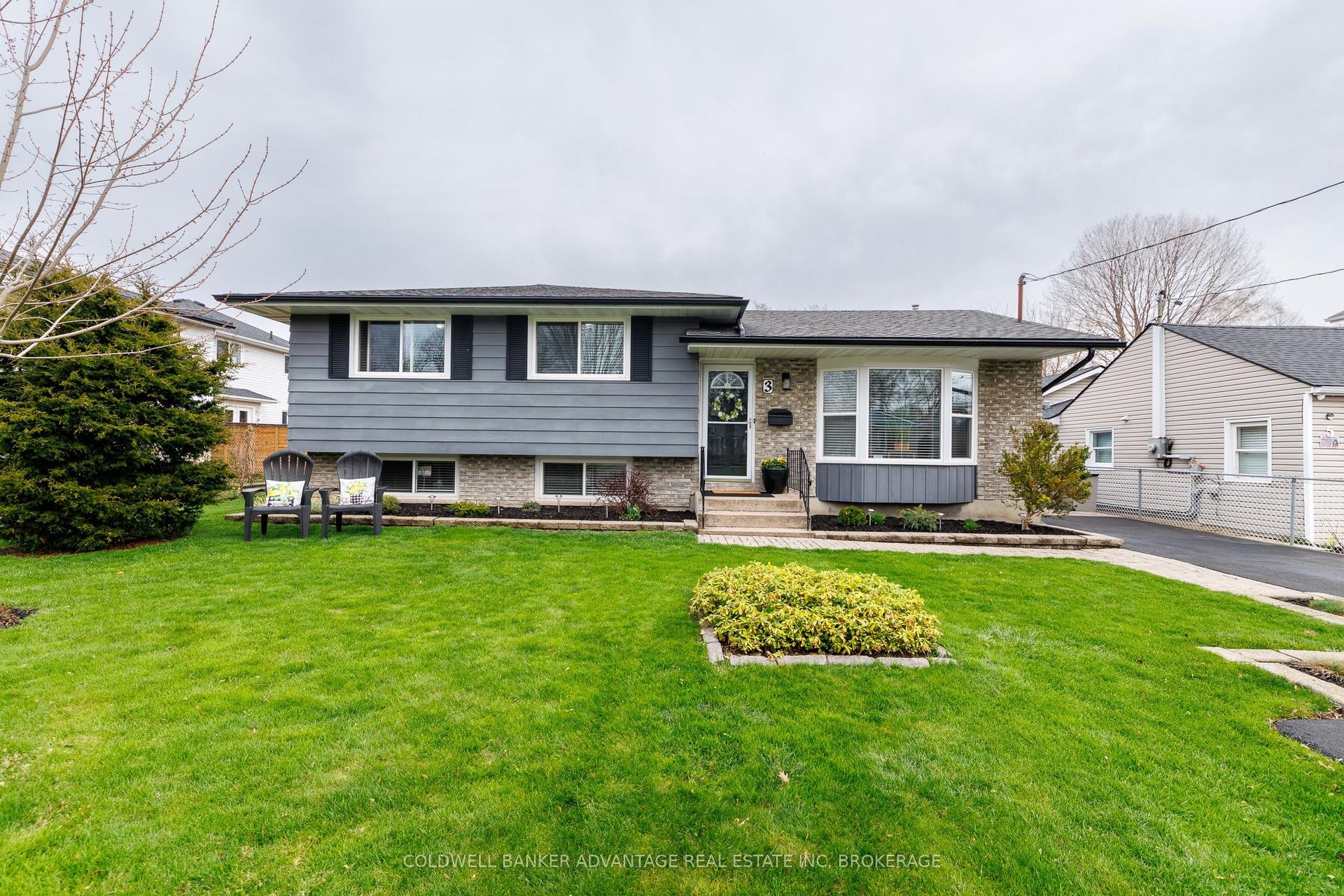 3 Northglen Avenue E — photo 1