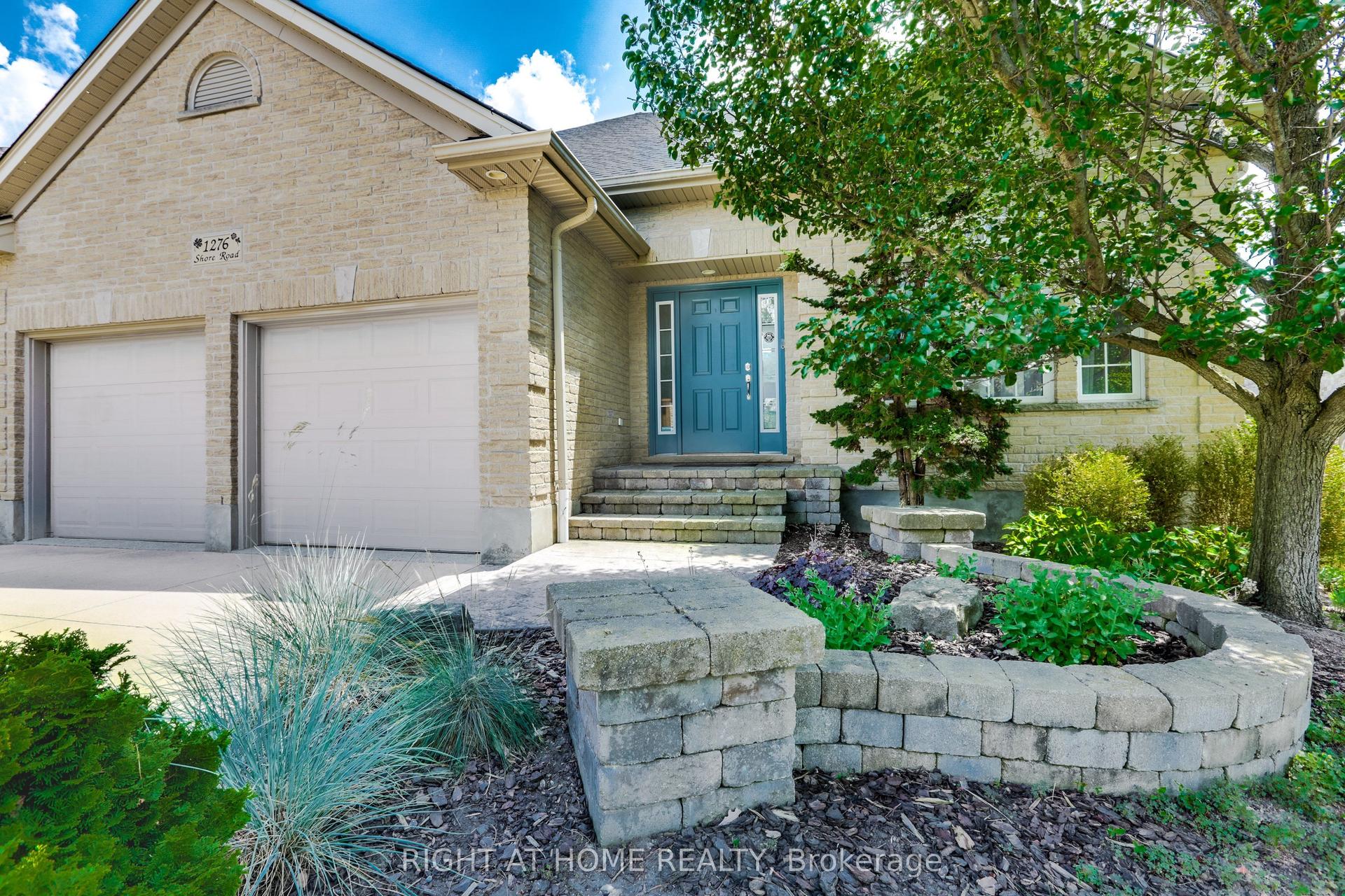 1276 Shore Road, London South — Detached for sale, photo 1