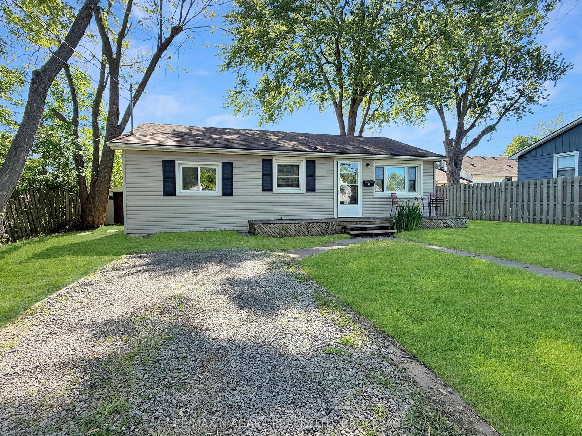 155 Douglas Street — photo 1