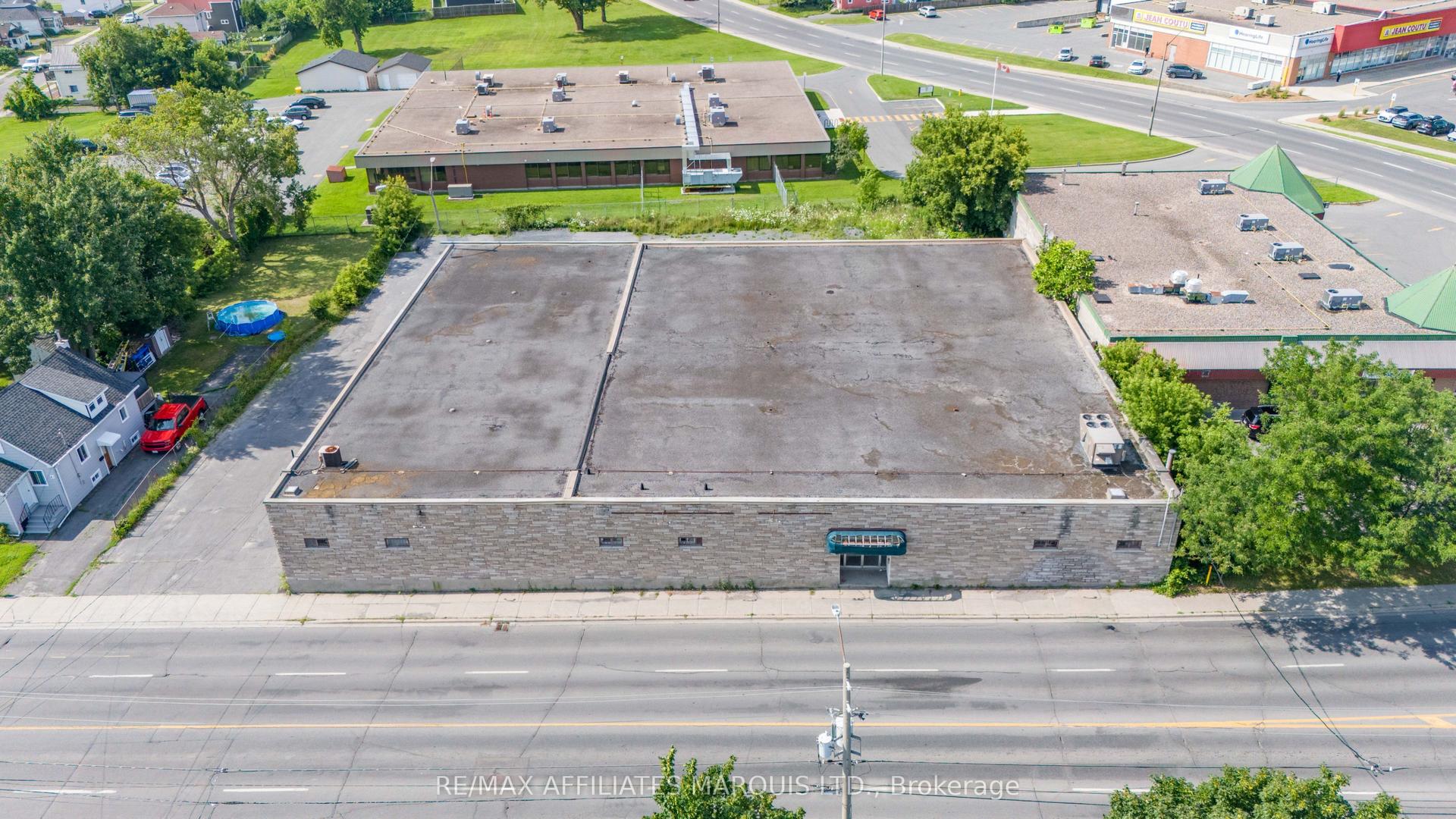 71 Ninth Street W — photo 1