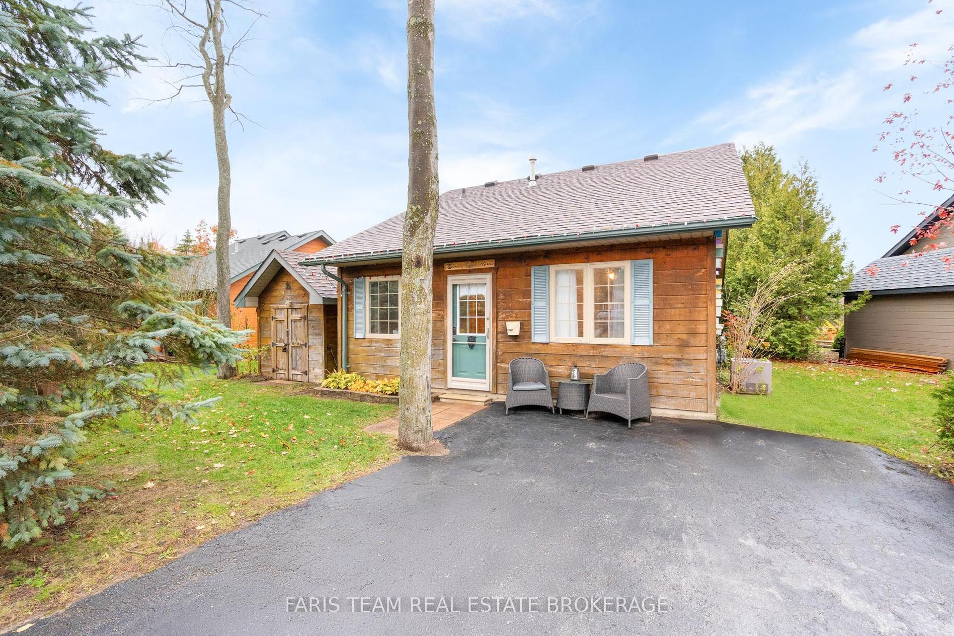 12 Cabin Crescent — photo 1