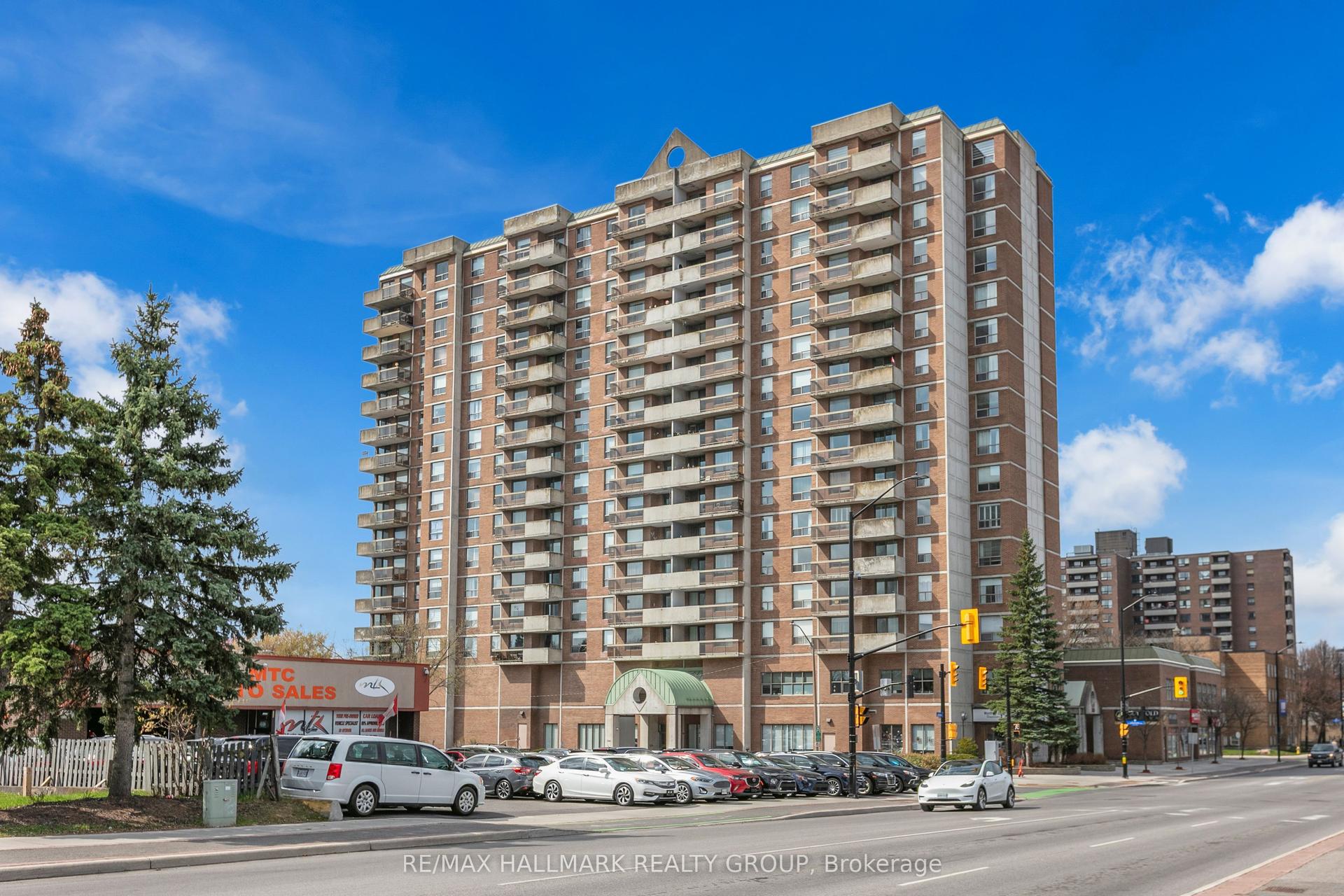 200 Lafontaine Avenue E 401 #401 — photo 1