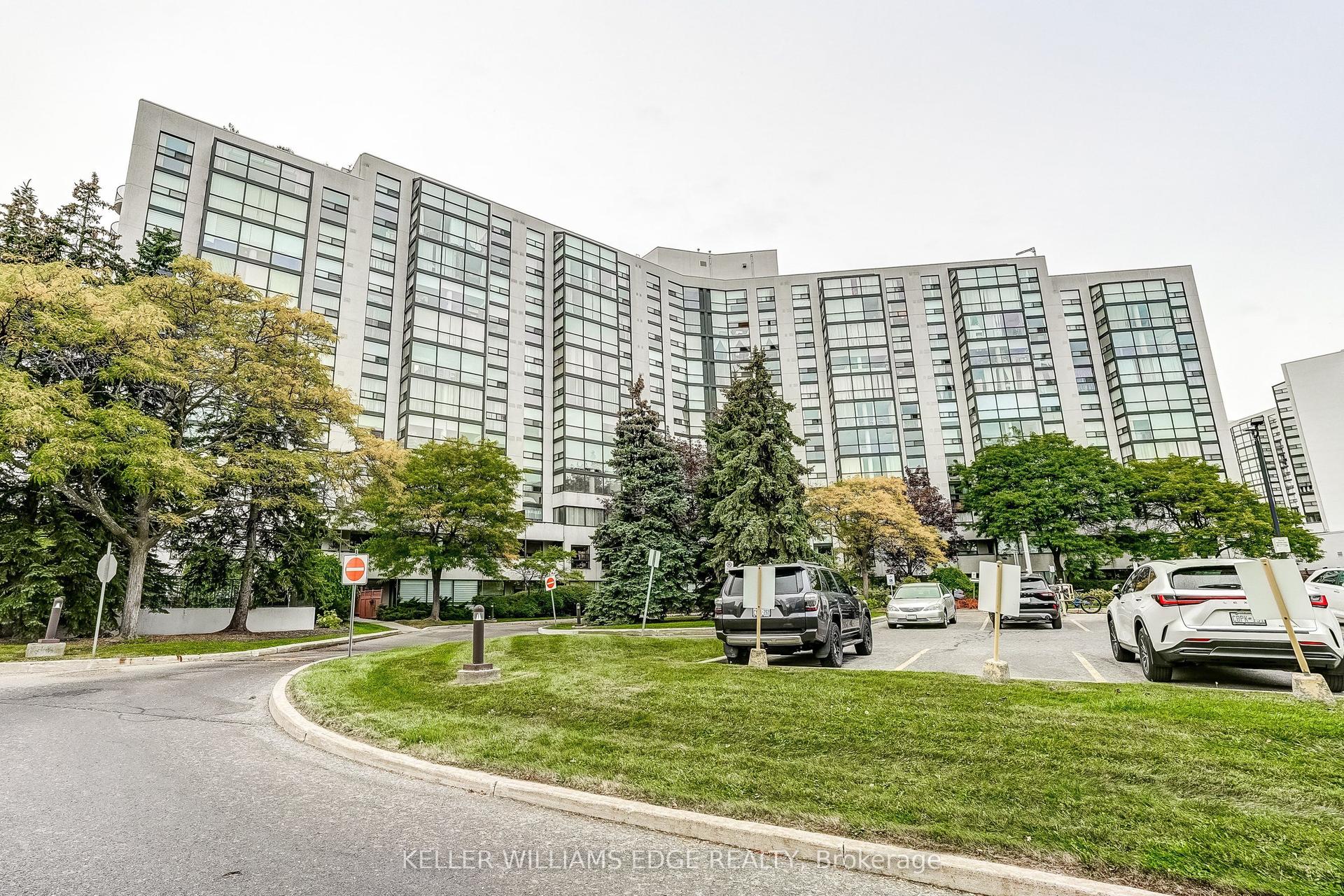 40 Harding Boulevard W 603 #603, Richmond Hill — Condo for sale, photo 1