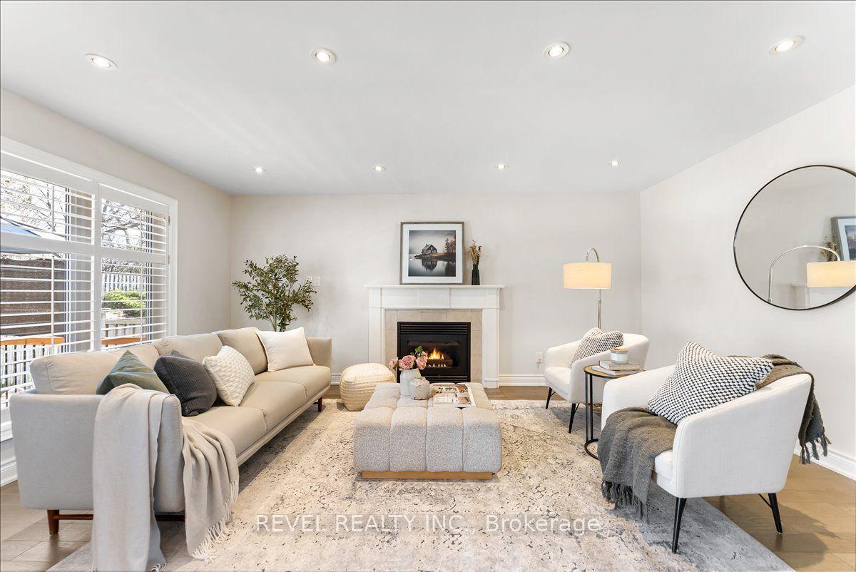 30 Linderwood Drive — photo 1