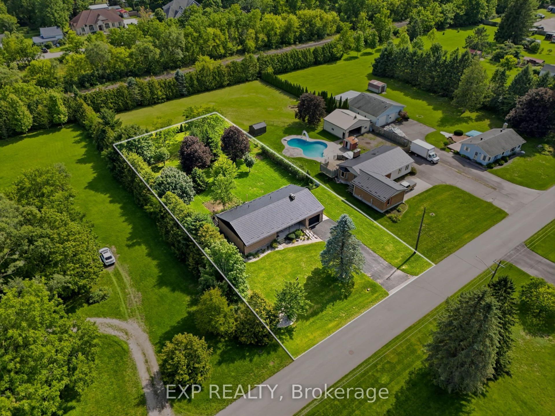 120 Huron Avenue, Middlesex Centre — Detached for sale, photo 1
