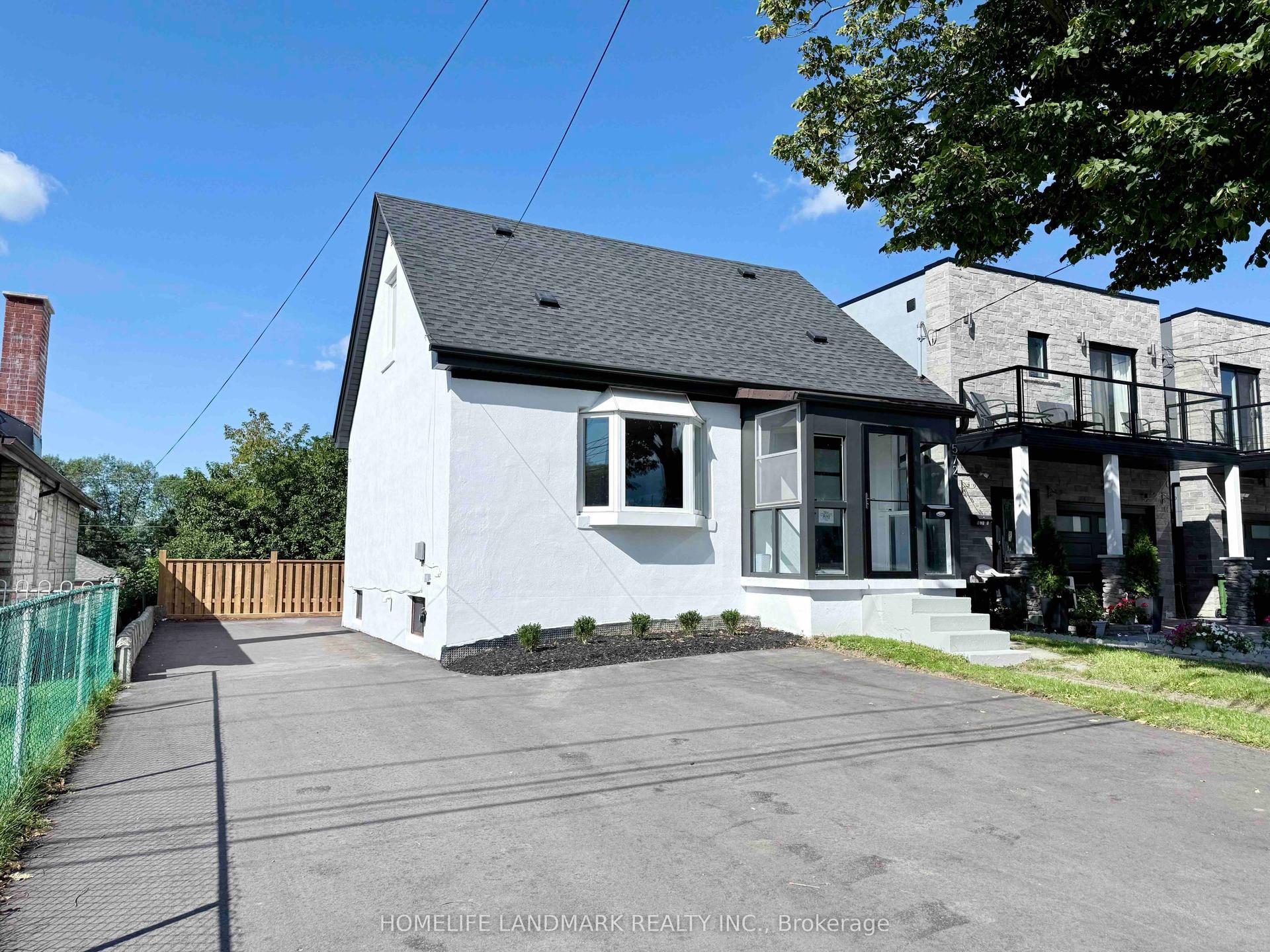 572 Pharmacy Avenue, Toronto — Detached for sale, photo 1