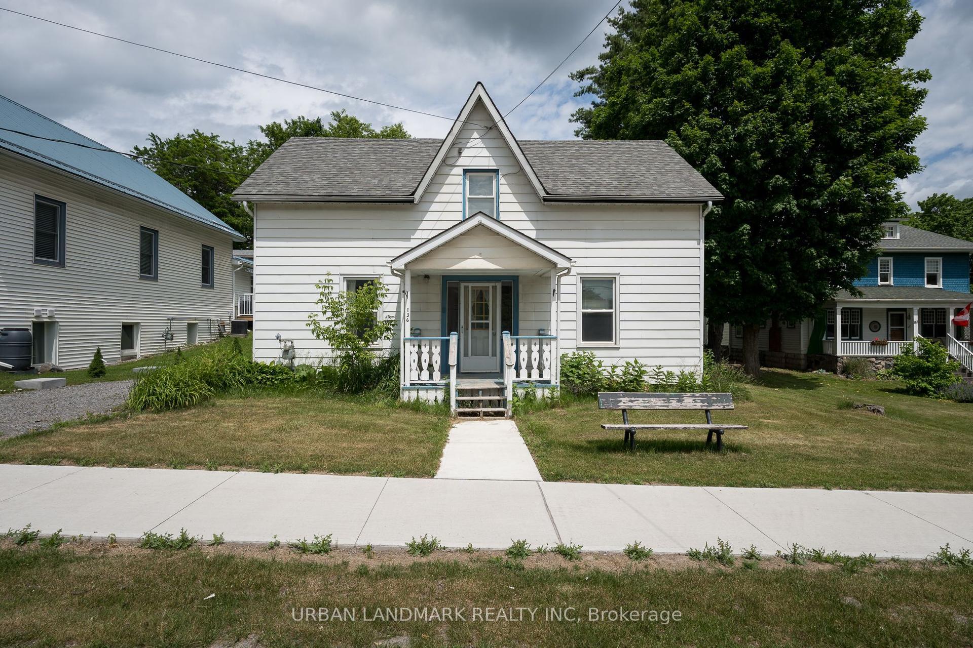 136 St Lawrence Street, Centre Hastings — Detached for sale, photo 1