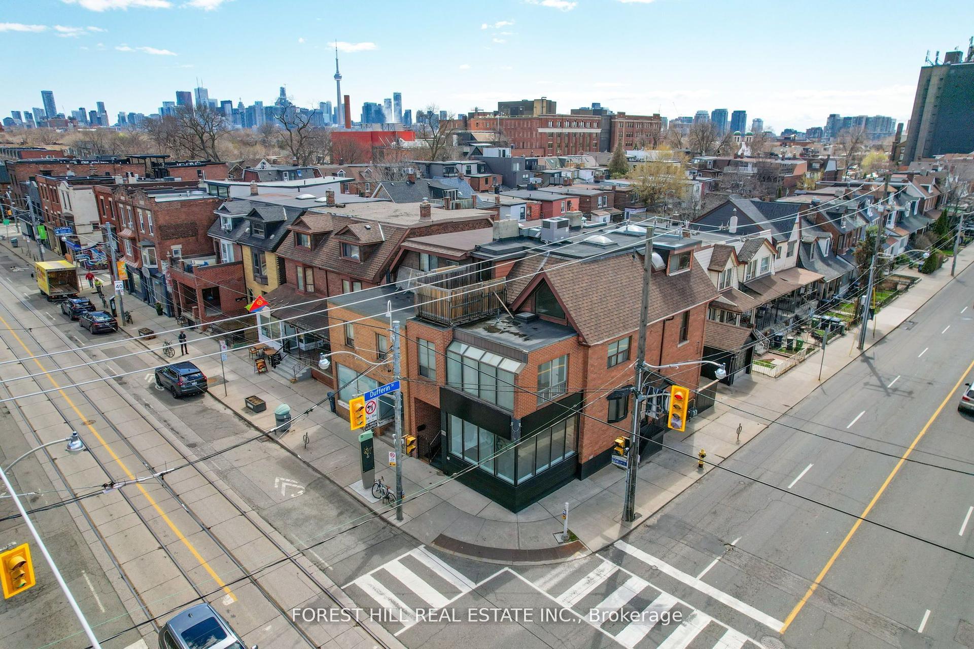 1111 College Street — photo 1