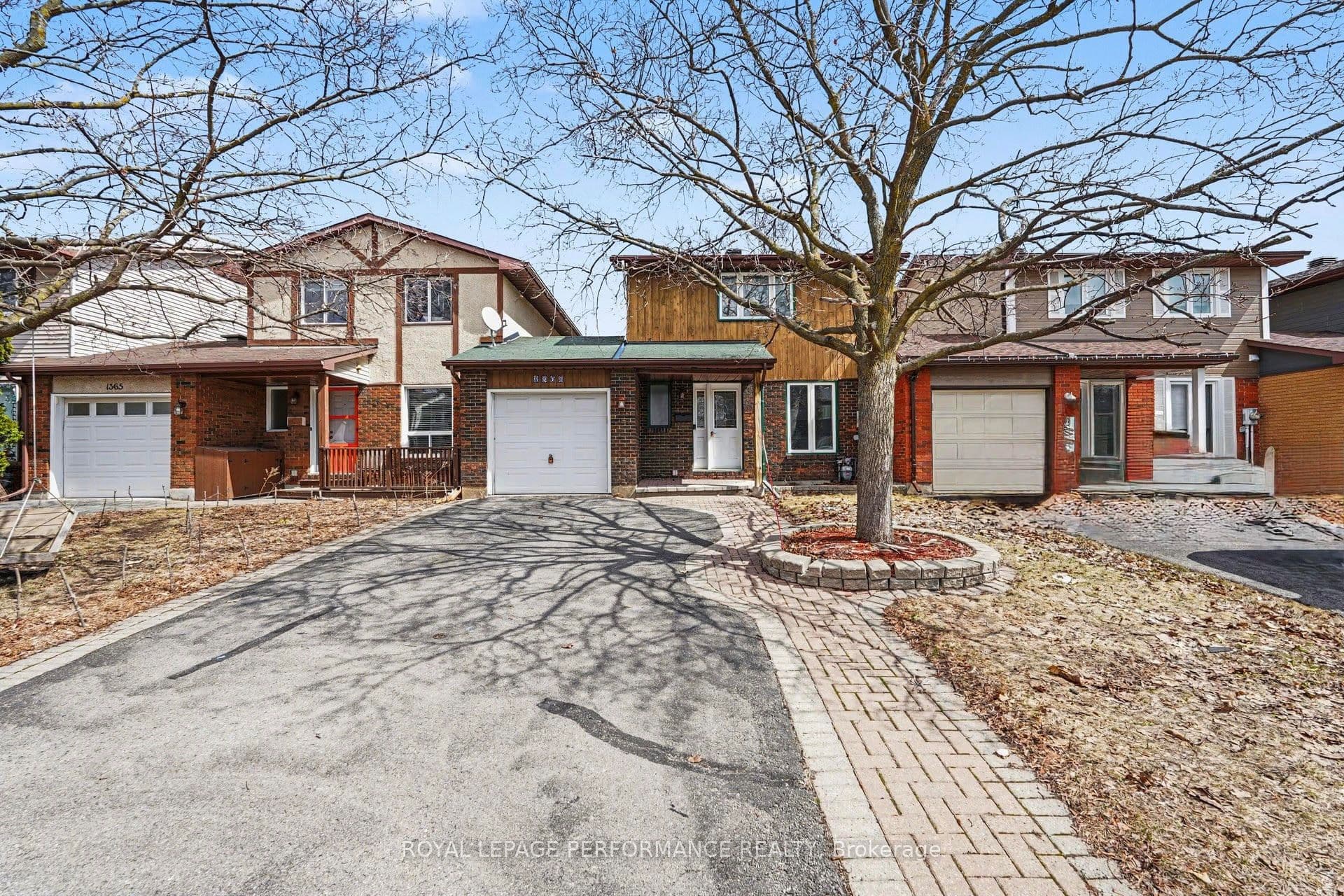 1367 Cedarcroft Crescent — photo 1