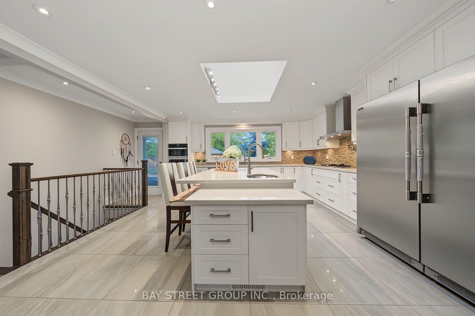 317 Wedgewood Drive, Oakville — Detached for lease, photo 1