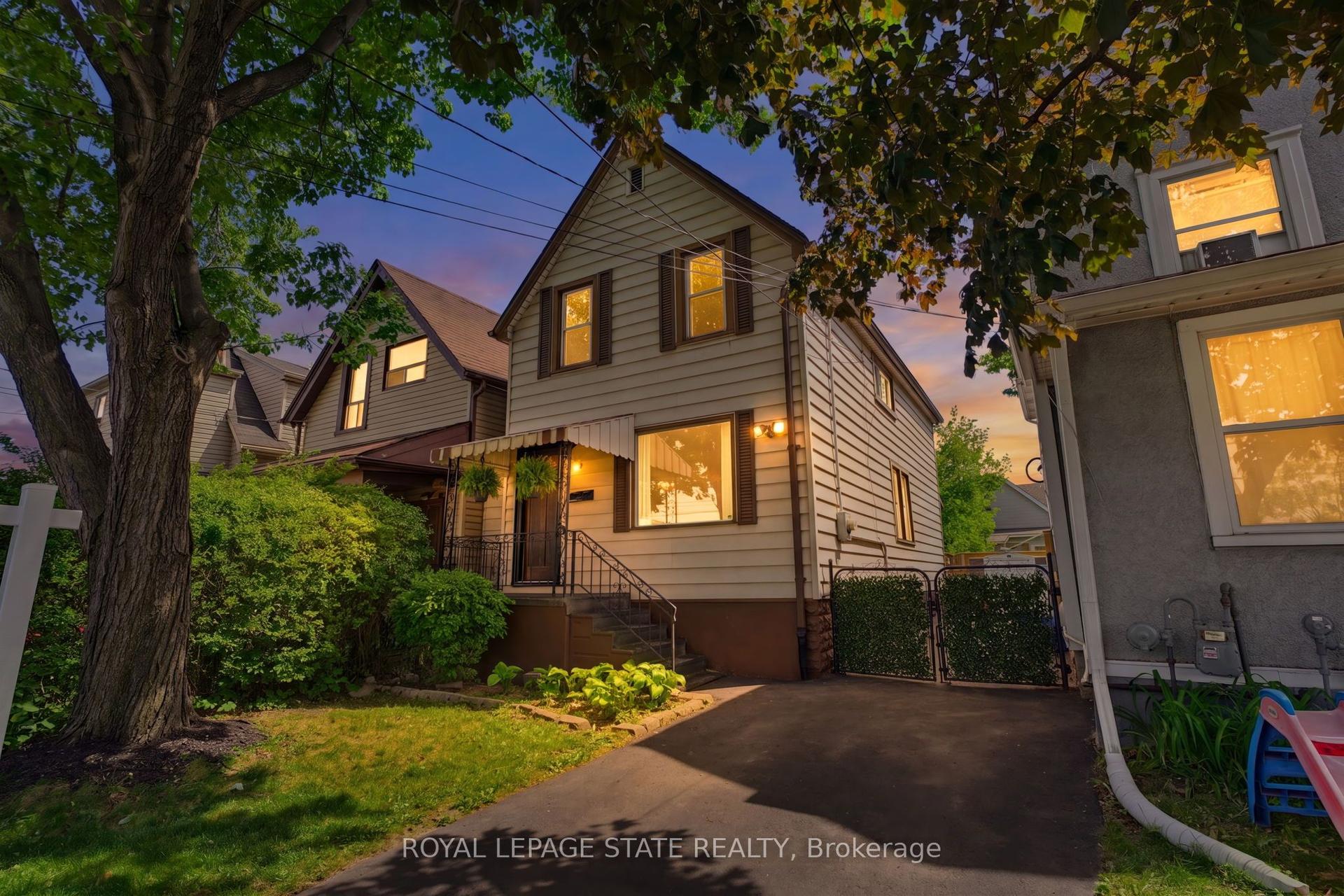 124 Campbell Avenue — photo 1