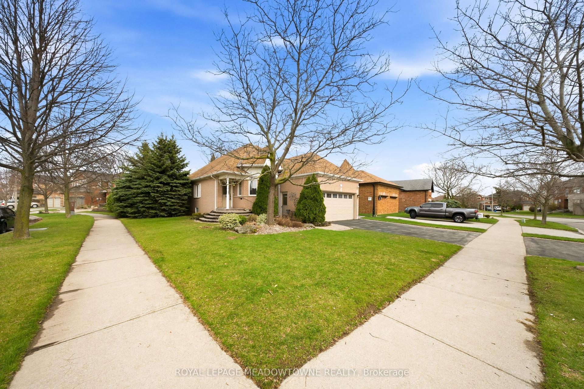 20 Huffmann Drive — photo 1