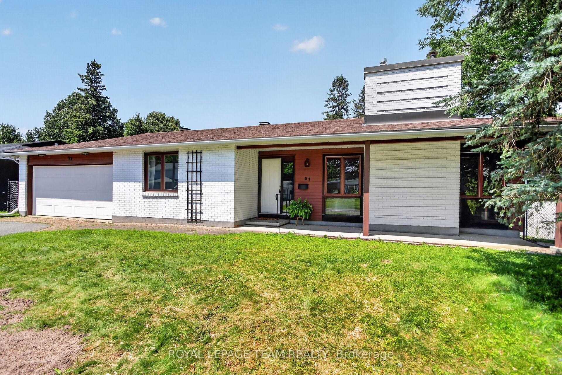 21 Lindhurst Crescent, South of Baseline to Knoxdale — Detached for sale, photo 1