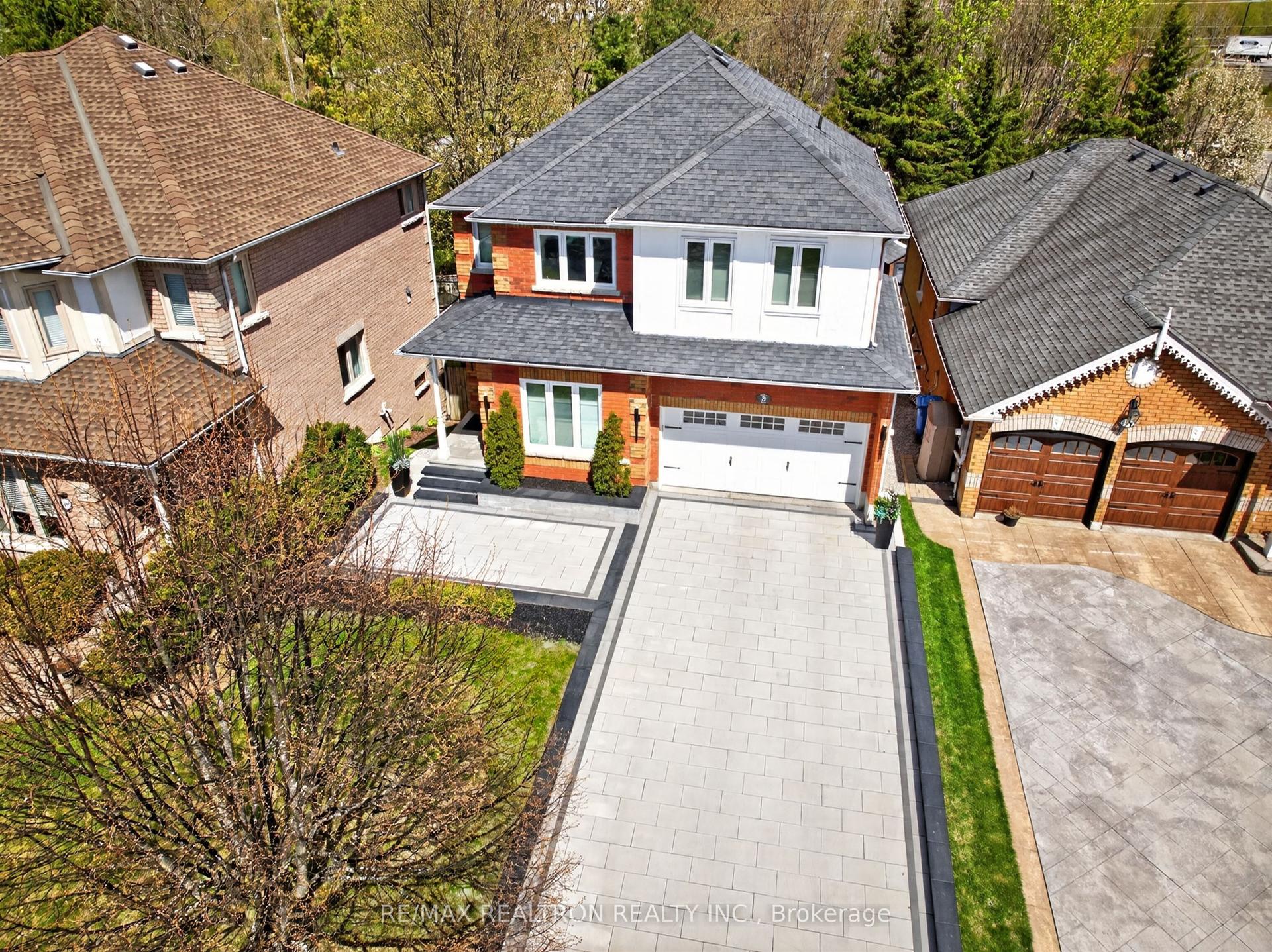 5 Yvonne Place, Aurora — Detached for sale, photo 1