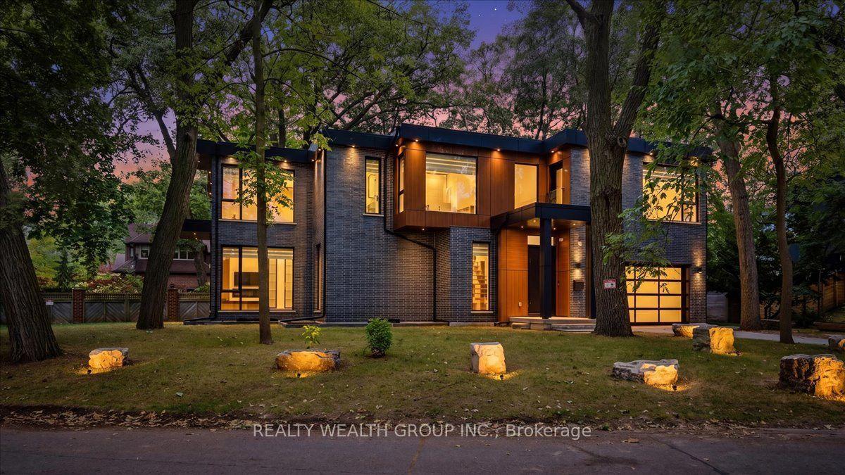 2 Kingsbury Crescent, Toronto — Detached for sale, photo 1