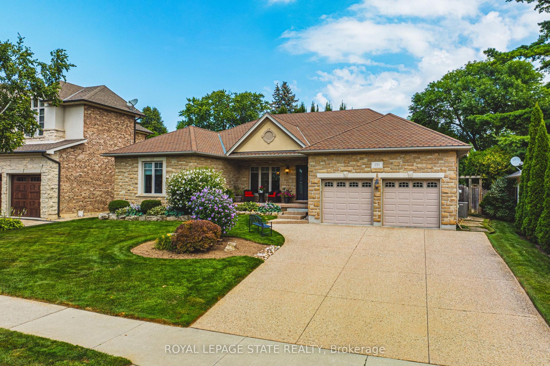 231 Pine Cove Road, Burlington — Detached for sale, photo 1