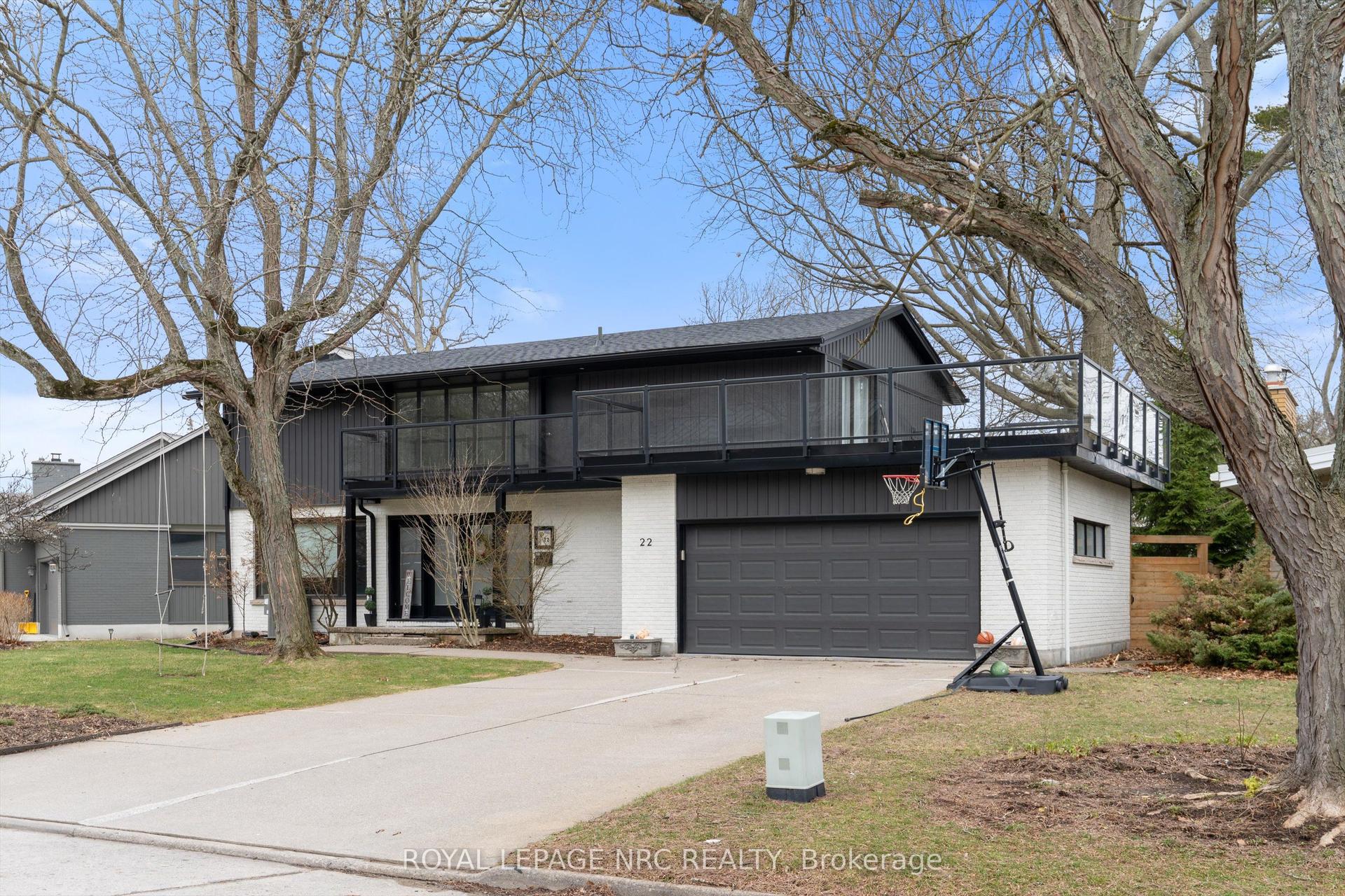 22 Briarfield Crescent — photo 1