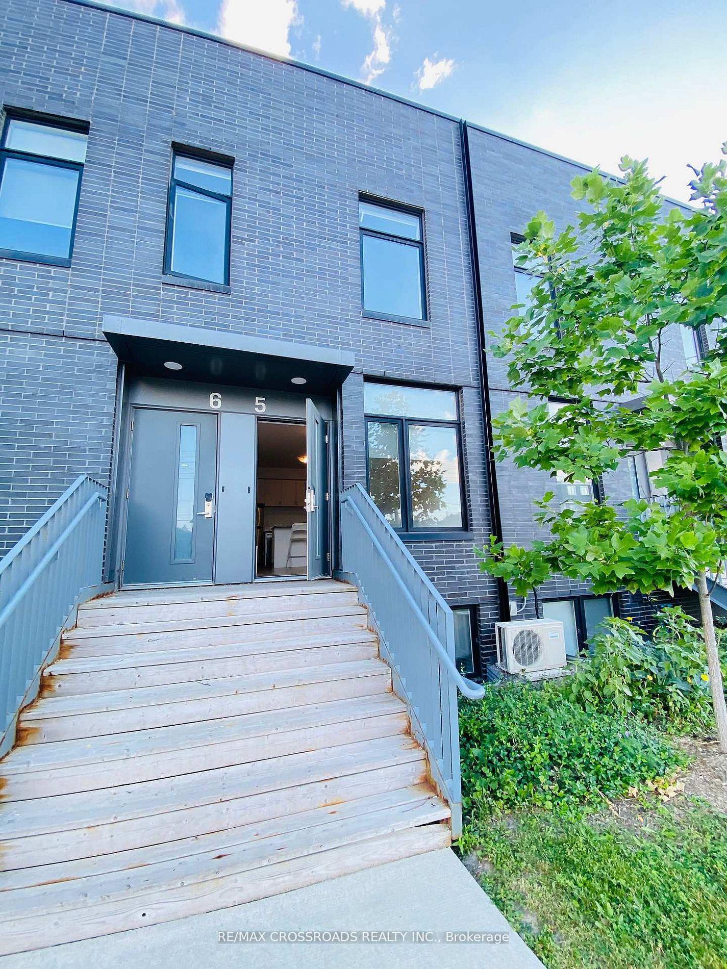 1720 Simcoe Street N 5 #5 — photo 1