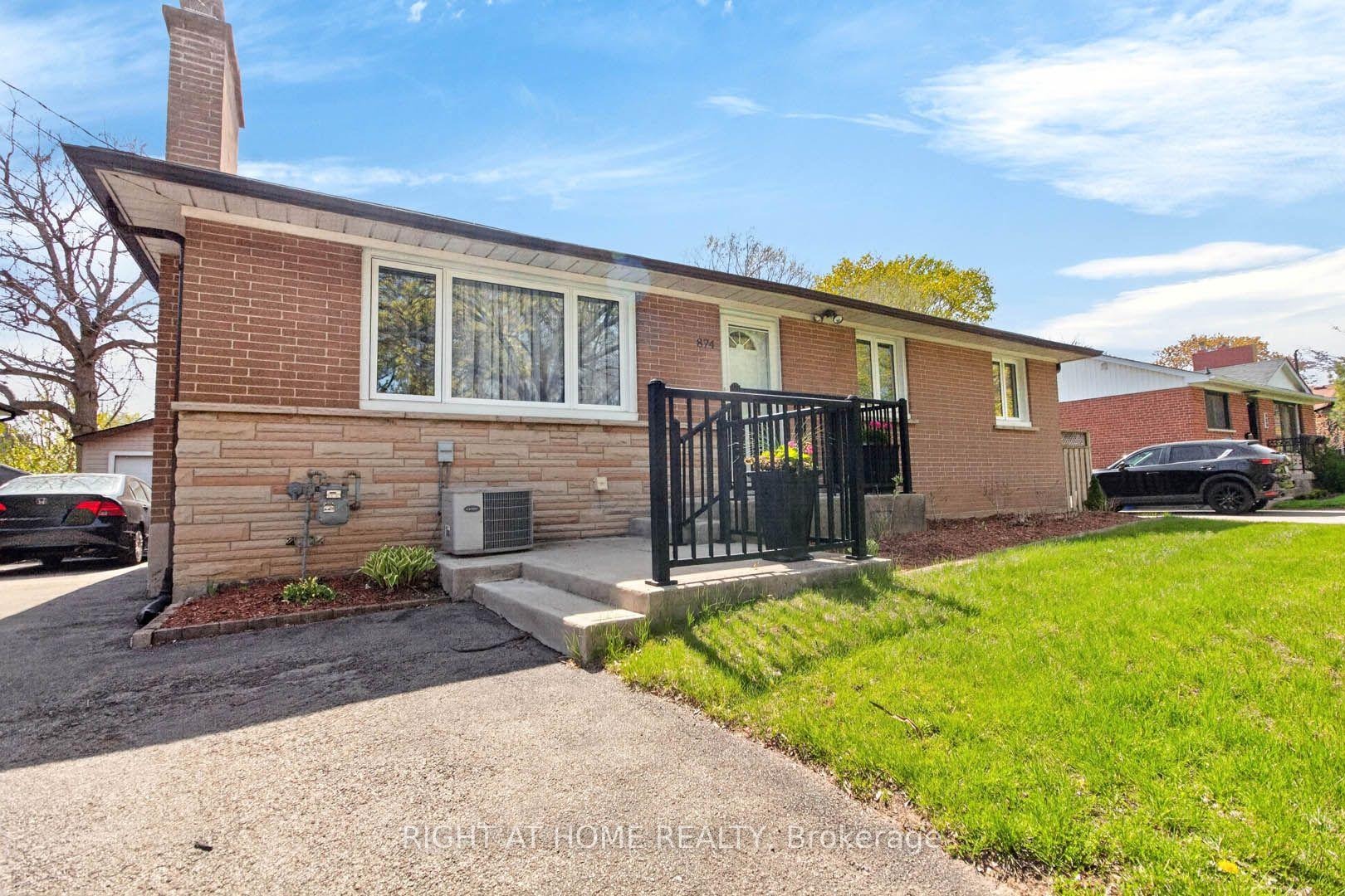 874 Francis Road — photo 1