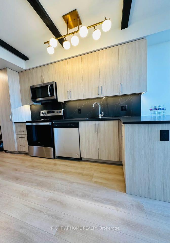 145 Columbia Street W 1805 #1805 — photo 1