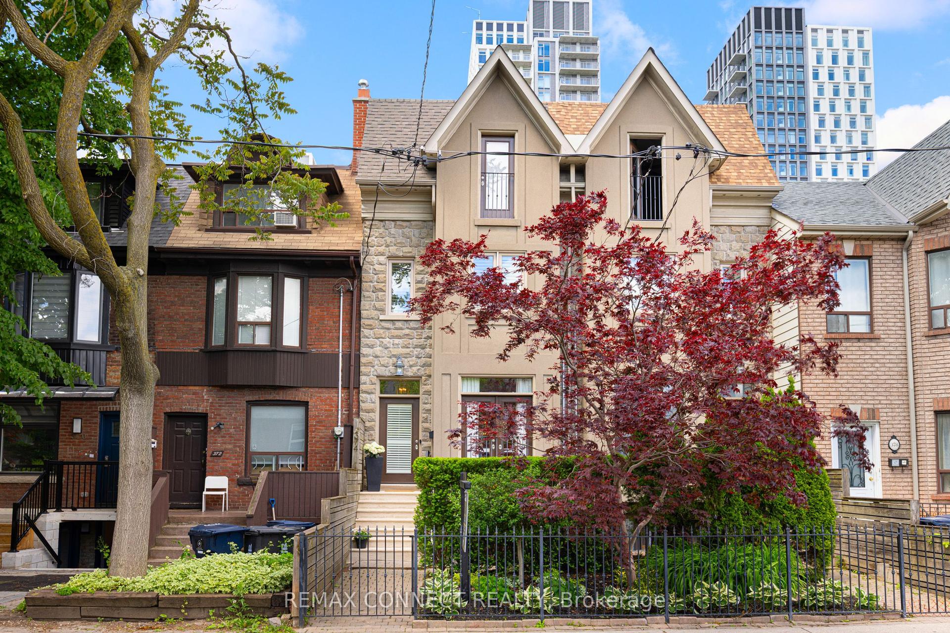 374 Lippincott Street — photo 1